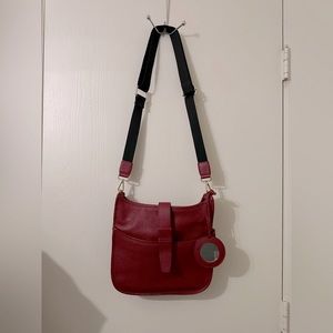 Clever Carriage Company Leather Crossbody Read below